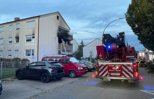Teaserbild der Einsatzmeldung: B3 - Feuer/Rauch MFH